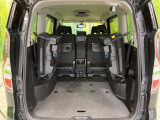 普段のお買い物や通勤、送迎等に十分な荷室スペースを確保しております。セカンドシートを倒すと、大きな荷物の積載も可能です♪