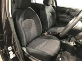 内装工程では、中古車を気持ちよくお乗りいただけるよう清掃しています。ニオイの元となるフロアカーペットまで洗浄・消臭済み?