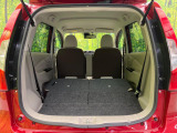普段のお買い物や通勤、送迎等に十分な荷室スペースを確保しております。セカンドシートを倒すと、大きな荷物の積載も可能です♪