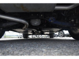 車両後方からの下回りです。マフラー防錆塗装や下回り防錆施工等も可能でございます。