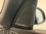 BMWを熟知したメカニックによる、360度の納車前点検。ドイツ本国と同様の教育・訓練を受けたメカニックが、360度によるポイントを徹底的に点検、整備した後にお客様にお引渡しします。