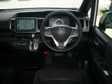 運転席廻りです。