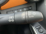 トンネル進入時や暗くなれば自動点灯するオートライトです。