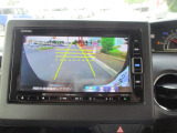 ナビゲーション付き!バックカメラ機能で駐車も安心☆