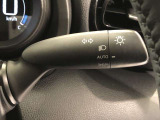 ライトスイッチです。「AUTO」にすると外の明るさに応じてスモールライト・ヘッドライトが自動でON・OFFします。夕暮れ時や屋内駐車場、トンネルなどに便利です。