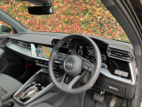 Audiのインテリアはエクステリア同様、優れたデザイン性とクオリティ、そして機能性を兼ね備えております。