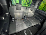 3列目シートはもちろん状態良好☆大人でもゆったりと座って頂けますので、大人数でのお出かけもラクラクです♪ご家族で、気の知れた仲間で、ドライブに行くのが楽しみですね♪