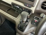 発進時から滑らかに加速する無段階変速のCVTはストップ&ゴーの多い街の中も快適です