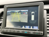 バックモニター装備。画面にて後方の確認が行えるので、バック駐車や車庫入れの際には重宝します。車の運転に慣れない方でも安心のガイドライン表示機能付。