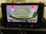 バックモニター付きで、車庫入れやバック時の後方確認をサポート。