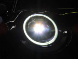 LEDオートヘッドライト&フォグライトを搭載しております。前方を明るく照らし夜間走行時に非常に重宝いたします。
