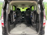 普段のお買い物や通勤、送迎等に十分な荷室スペースを確保しております。セカンドシートを倒すと、大きな荷物の積載も可能です♪