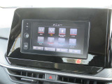 純正ディスプレーオーディオがついています。