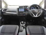 ◆視界広々で非常に運転しやすくロングドライブでも疲れを感じさせないすっきりとまとまったインパネ周りです。
