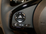 【ステアリングリモコン】ステアリングにオーディオ調節可能なスイッチが装備されていますので運転中でも視線をそらさずにオーディオの調節が可能です!