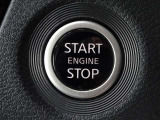 【プッシュスタート】キーが車内にあれば、エンジンの始動・停止はブレーキを踏んでスイッチを押すだけ!キーを取り出す手間を省き、ワンプッシュで操作するので簡単でスムーズ!