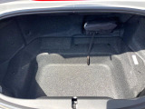 普段のお買い物や通勤、送迎等に十分な荷室スペースを確保しております。