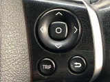 【ステアリングスイッチ】右です。ハンドルから手を離さず、運転に集中したまま手元でマルチインフォメーションディスプレイ内の表示切替などができます。