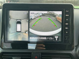 車庫入れが不安な方必見です!白線や車間を空から見下ろしたような画像で一目で分かって車庫入れも安心。周囲に動くものがあれば表示とブザーでお知らせしてくれるのでさらに安心です。