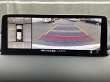 狭い場所での駐車やすれ違いなどでより的確な運転操作に役立つ360&deg;ビューモニターが装備されています。