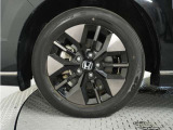アルミホイール装着車です!これで足元まわりもおしゃれにきまります!