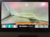バックでの車庫入れも安心です! リアカメラが付いているバックモニター付のナビディスプレーを装備しております。操作線もついており距離感も画面から確認できます。