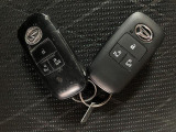 電子カードキーを携帯していれば、ドアハンドルやバックドアのリクエストスイッチを押すだけでドアの施錠・解錠が出来ます♪もちろん 遠隔操作も可能です!盗難防止のイモビライザー機能装備ですよ ☆