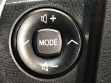 【ステアリングスイッチ】左です。ハンドルから手を離さず、運転に集中したまま手元でオーディオ操作等ができます。