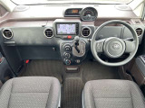 納車前に、しっかりと当社整備工場にて整備を行います。エンジンオイル、エンジンオイルフィルター、ワイパーゴム、バッテリーは新品に交換してからお渡しです!金額はかかりません!!(^-^)v