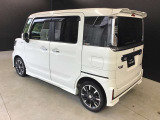 左後方からのビューです、ガソリンの給油口は左側にあります!