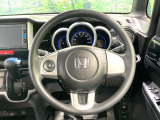 ステアリングも使用感が少なく、きれいな状態となっております♪