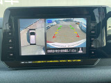 車を真上から見下ろしているかのように周囲の状況を把握して安心して駐車が行えるアラウンドビューモニターが付いています