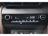 室内を快適温度にするオートエアコン!スイッチもシンプルで操作しやすく、オールシーズン快適なドライブに出かけられますね♪