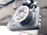 【ドライブレコーダー】ドライブレコーダー装備!走行中はもちろん、あおり運転や事故に遭遇した際、映像で記録し、万一のリスクに備えます。※記録用SDカードはお客様ご自身でご準備いただく必要があります。