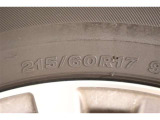 215/60R17    車両装着タイヤサイズです。 タイヤのご相談も石川トヨペットカローラにお任せください