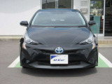 「中古車ハイブリッド保証」付き。ハイブリッド機構を無償で保証します。保証期間は、初度登録年月から10年目まで、またはロングラン保証が終わってから3年間。ただし累計走行距離が20万km以内です。