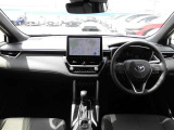 【運転席・インパネまわり】ハンドル・シート・フロアーなど隅々までプロによるクリーニング済み☆彡キレイな車内でドライブが一層快適にお楽しみいただけます!!