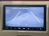【バックモニター】駐車時に後ろの映像がナビゲーションにうつるので駐車がらくらく★車庫入れが心配な方もバックモニターで安心★