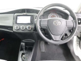 運転しやすい定番のカローラセダンです。