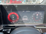 視認性の高いメーターで運転情報を的確に把握できます