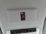 SOSコール 走行中の緊急時(病気や事故、あおり運転など)にボタンひとつでオペレーターに接続!救急や警察への連絡をサポートいたします。※使用にはお申し込みが必要です、詳しくはスタッフまで