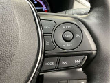 【ステアリングスイッチ付ハンドル】ナビゲーションに視線を移さず、ハンドルから手を離さず、運転に集中したまま手元でオーディオ操作できます♪