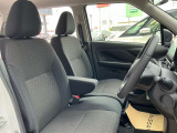 運転席・助手席は、ゆったりと座れるサイズで、長時間の運転でも快適です。