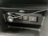 【シートヒーター】運転席、助手席ともにシートヒーター装備です。寒い朝、車内が暖まるのを待たずに快適に出発できます♪気持ちよく1日が始まります。
