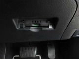 ETC!料金所も止まる事無くスイスイです!窓を開ける必要も無いので雨や花粉、排気ガスの浸入もありません!今や必需品ですネ!