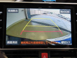 バックガイドモニターで、後方を確認しながら安心して駐車することができます。運転初心者も熟練者も必須の機能ですよ!