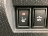シートヒーターが付いています!寒い日に便利な装備ですね。