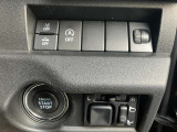 エンジン始動はプッシュボタン式、その他各種操作ボタンとなっております!詳細は気軽にお問い合わせください!