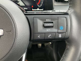 ハンドルの右側にはプロパイロットのスイッチが装備されています。高速道路で前車に追従クルーズ(アクセル・ブレーキ・ハンドル制御)ができて運転の疲れを軽減します。