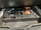 【パンク修理キット剤】こちらのお車にはパンク修理キット剤ついております♪